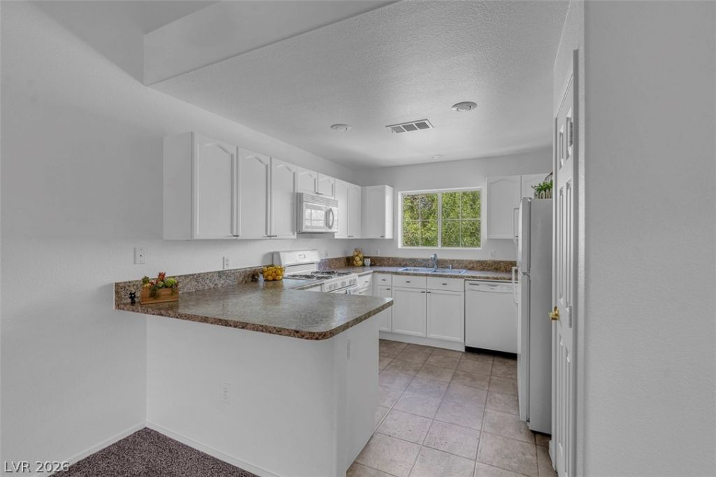 353 Amber Pine Street , Las Vegas, NV 89144