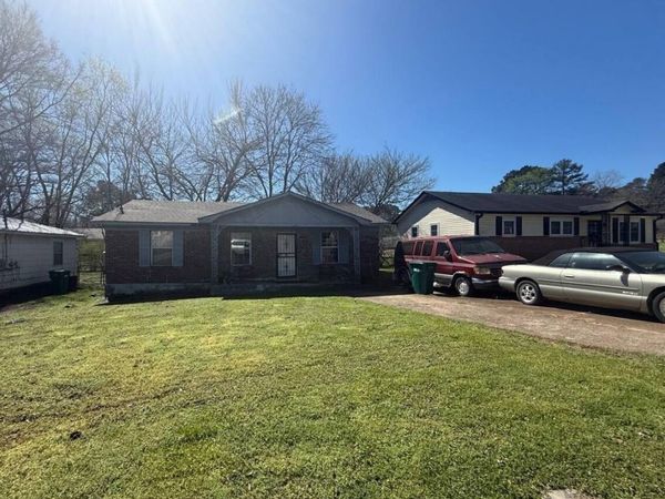 20 Hackberry LN , Jackson, TN 38301