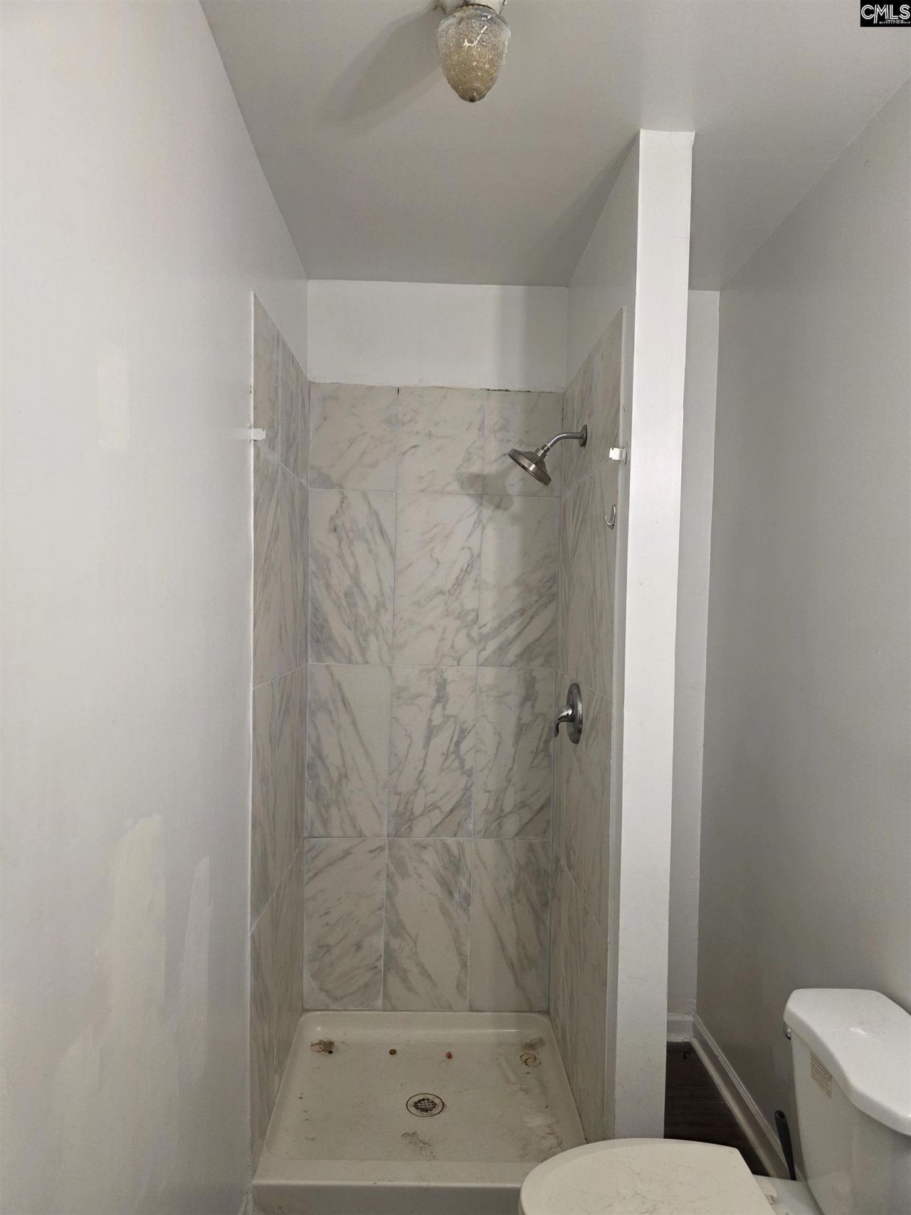 401 Clarendon Street  Photo 13