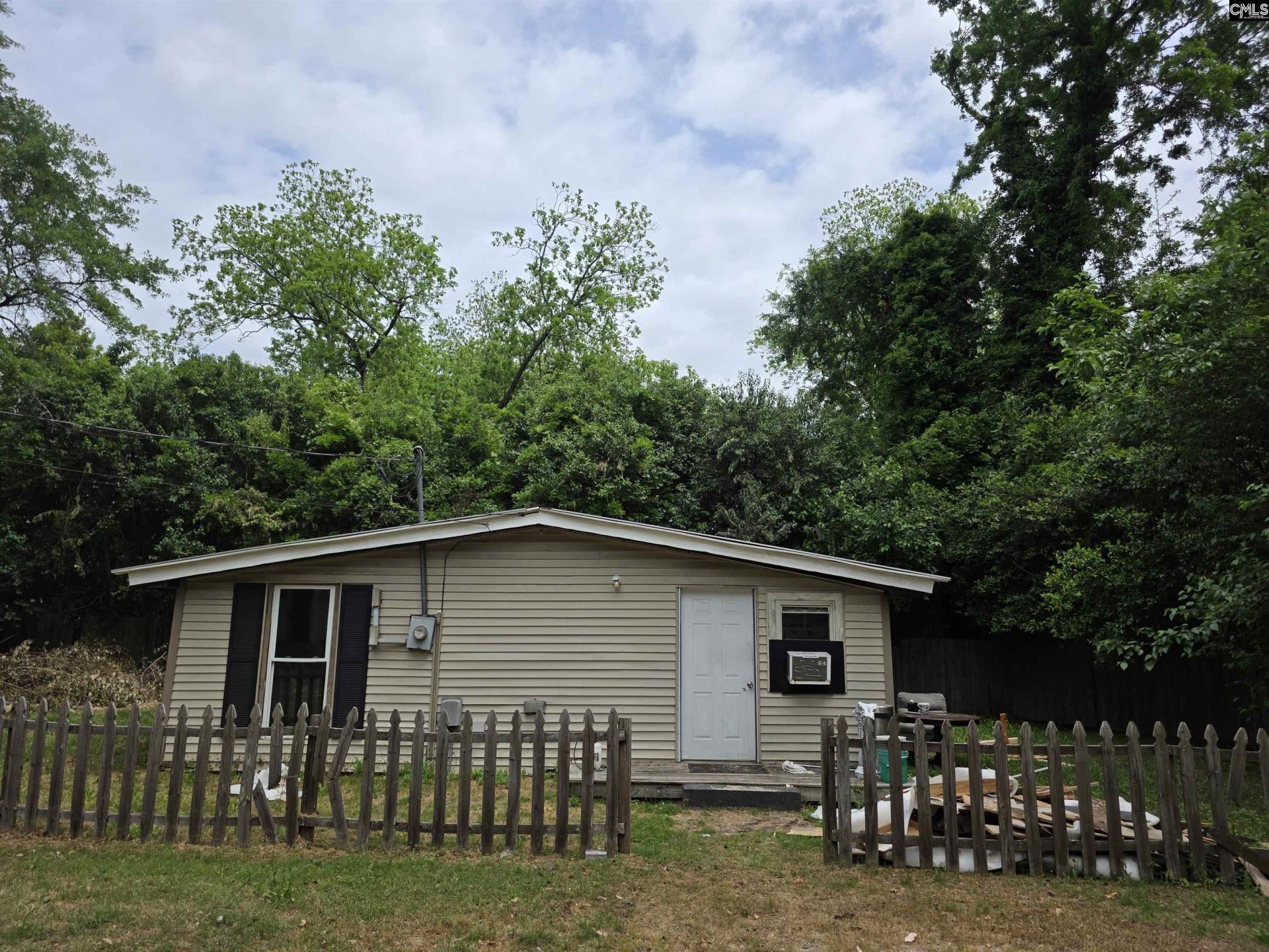 401 Clarendon Street  Photo 20