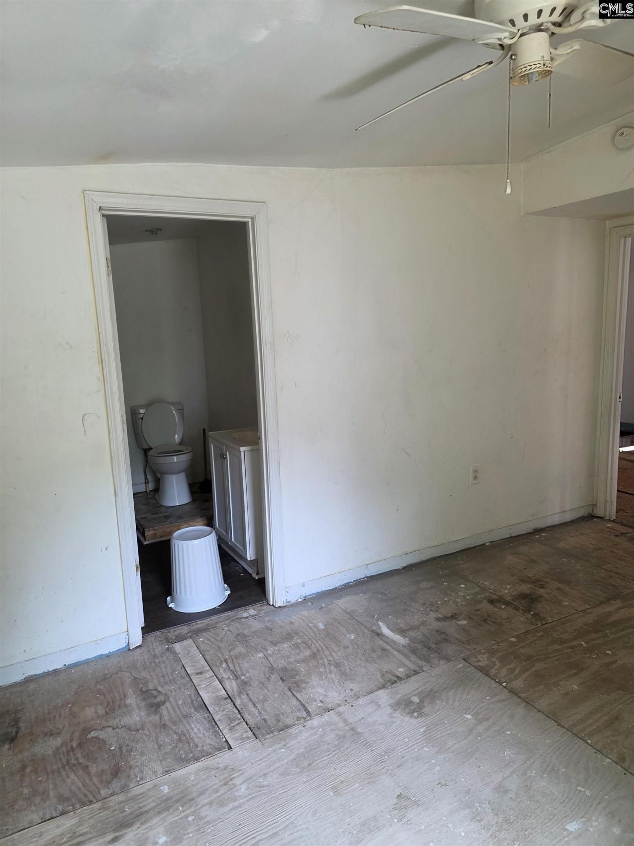 401 Clarendon Street  Photo 24