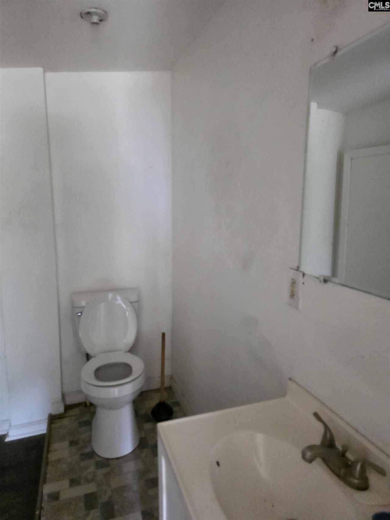 401 Clarendon Street  Photo 26