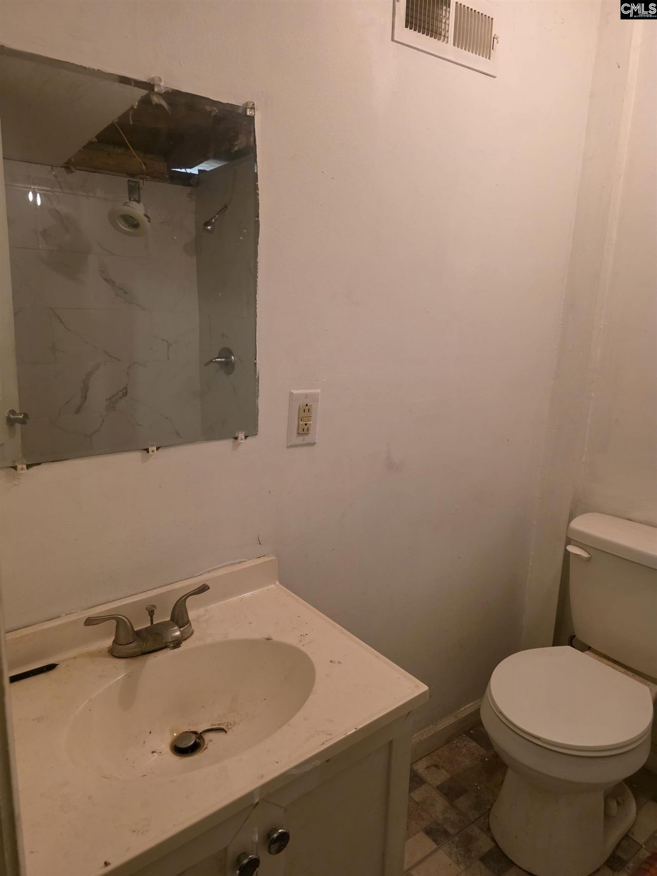 401 Clarendon Street  Photo 28