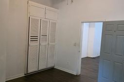 401 Clarendon Street  photo 4