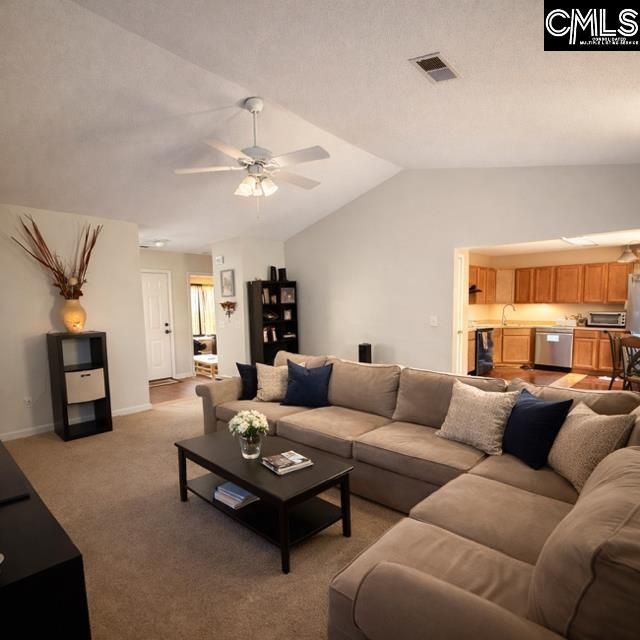 9 Stirrup Court  Photo 5