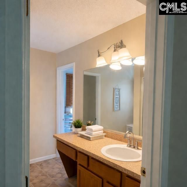 9 Stirrup Court  Photo 8