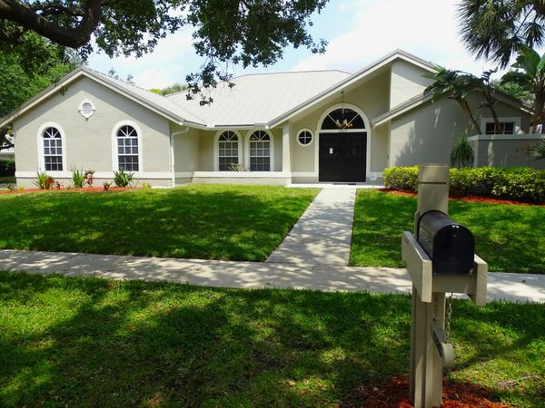 6325 Winding Lake Drive, Jupiter, FL 33458