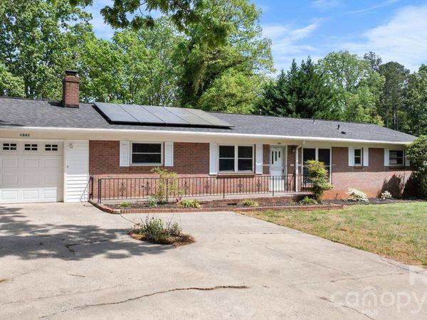 1341 26th Street SW, Hickory, NC 28602