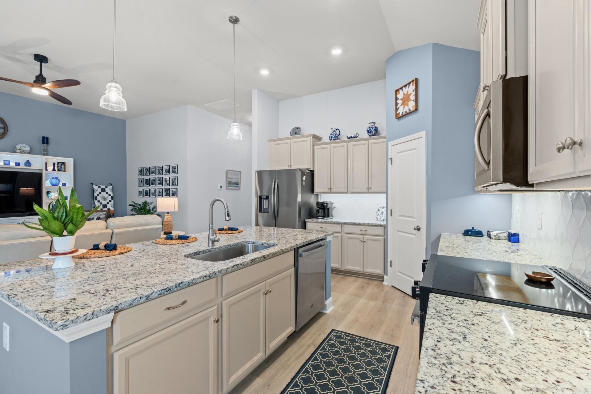 3111 Sutherland Dr.  Photo 10