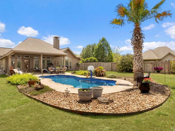 2194 Pioneer Pass, Seguin, TX 78155