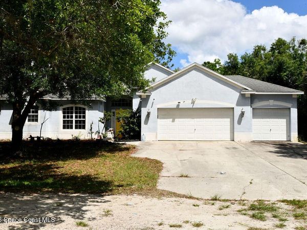 3025 Fawn Lake Boulevard , Mims, FL 32754