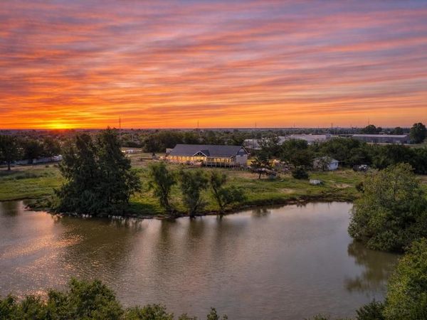 4124 E Horseshoe Lane, Moore, OK 73160