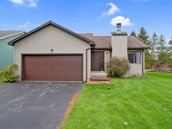 3224 Holly Ridge , Baldwinsville, NY 13027