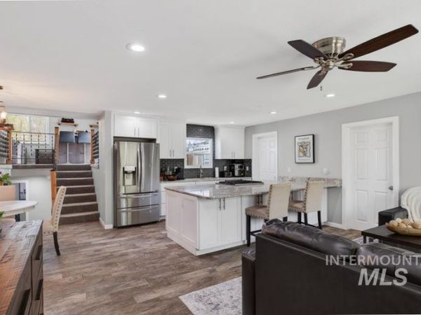 816 S Lynn, Moscow, ID 83843