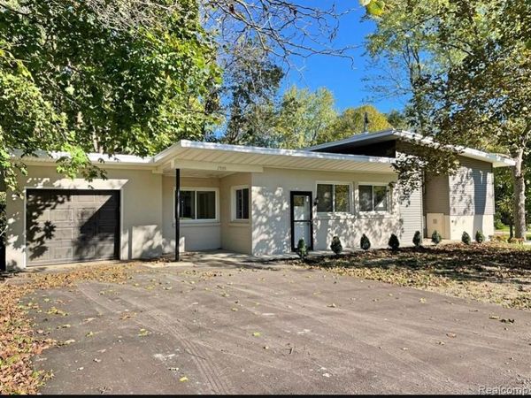 2920 Valley Drive, Ann Arbor, MI 48103