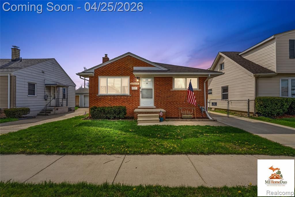 24909 Saxony Avenue, Eastpointe, MI 48021 Main Photo