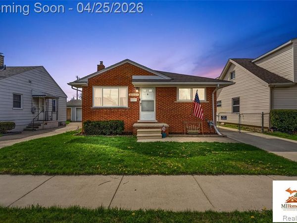 24909 Saxony Avenue, Eastpointe, MI 48021
