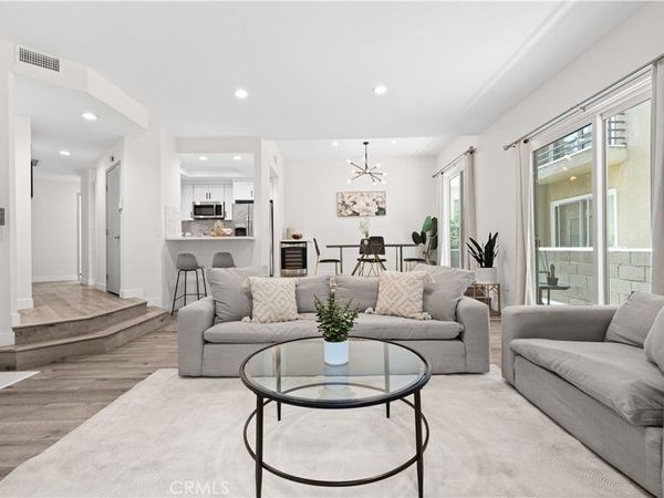 11949 Goshen Avenue, Unit 110, Los Angeles, CA 90049