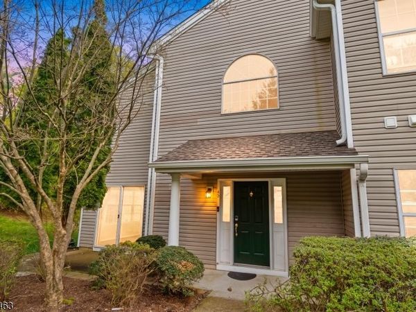 40 Four Oaks Road, Unit 40, Bedminster, NJ 07921