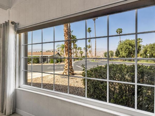 73450 Country Club Drive, Unit 18, Palm Desert, CA 92260