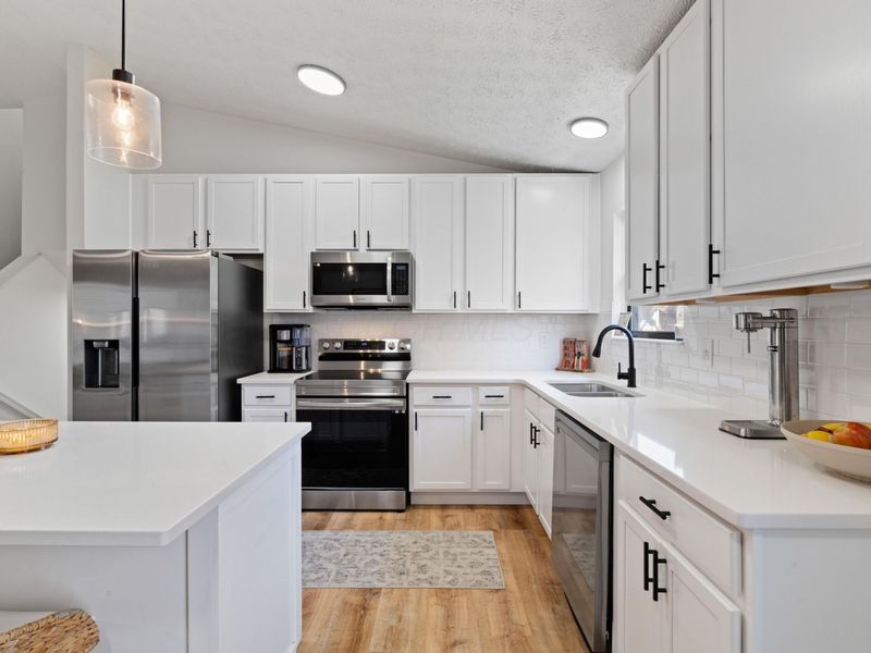 3696 Bushmill Falls, Columbus, OH 43221 Photo 12