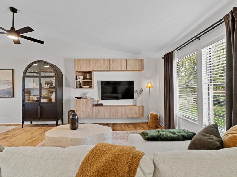 3696 Bushmill Falls, Columbus, OH 43221 Photo 5