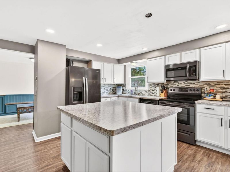 533 Glenmont Drive, Circleville, OH 43113 Photo 8