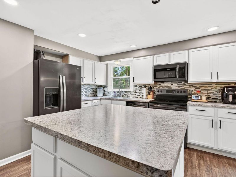 533 Glenmont Drive, Circleville, OH 43113 Photo 9