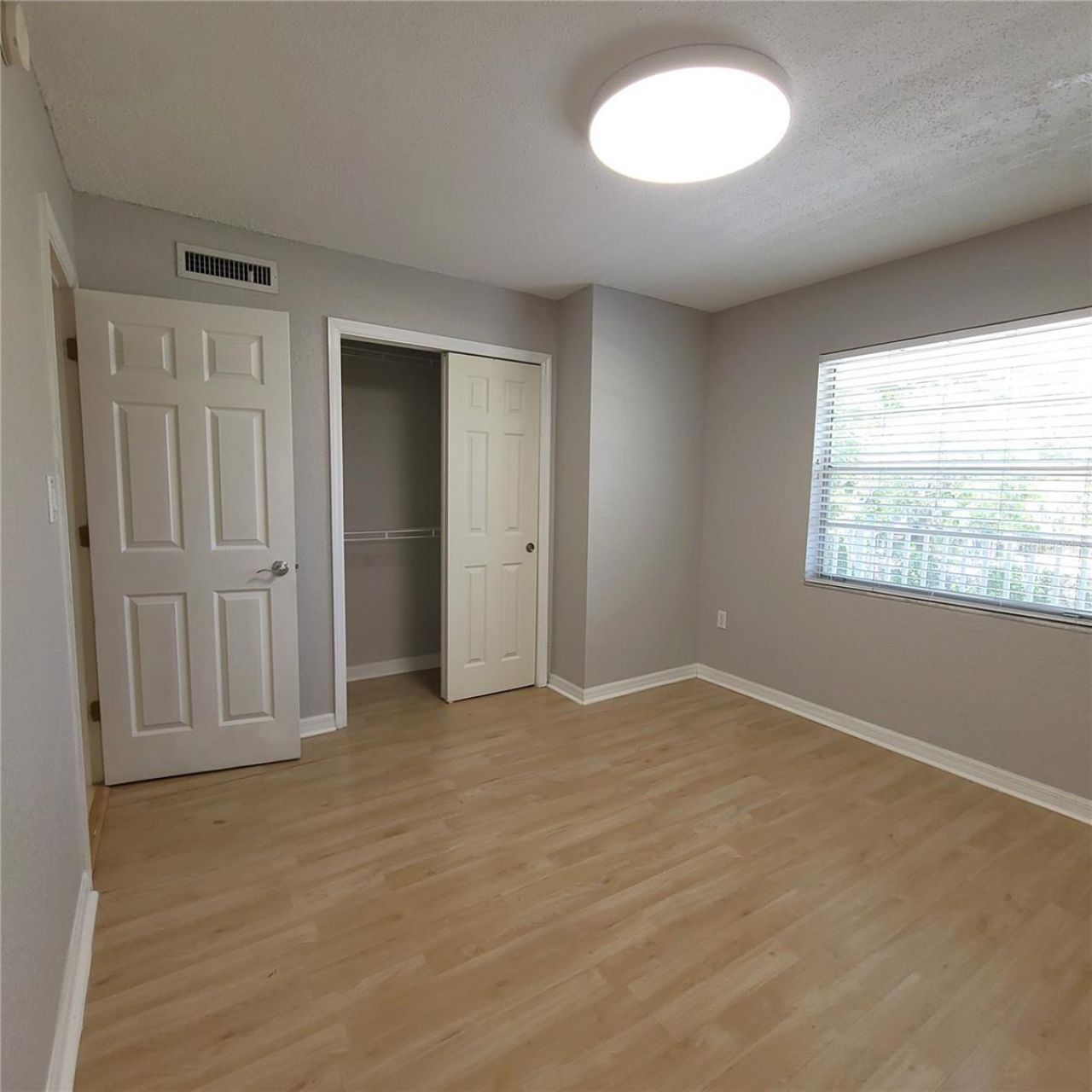924 La Costa Circle, Unit 4, Sarasota, FL 34237 Photo