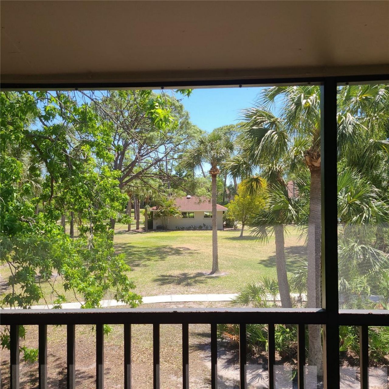 924 La Costa Circle, Unit 4, Sarasota, FL 34237 Photo