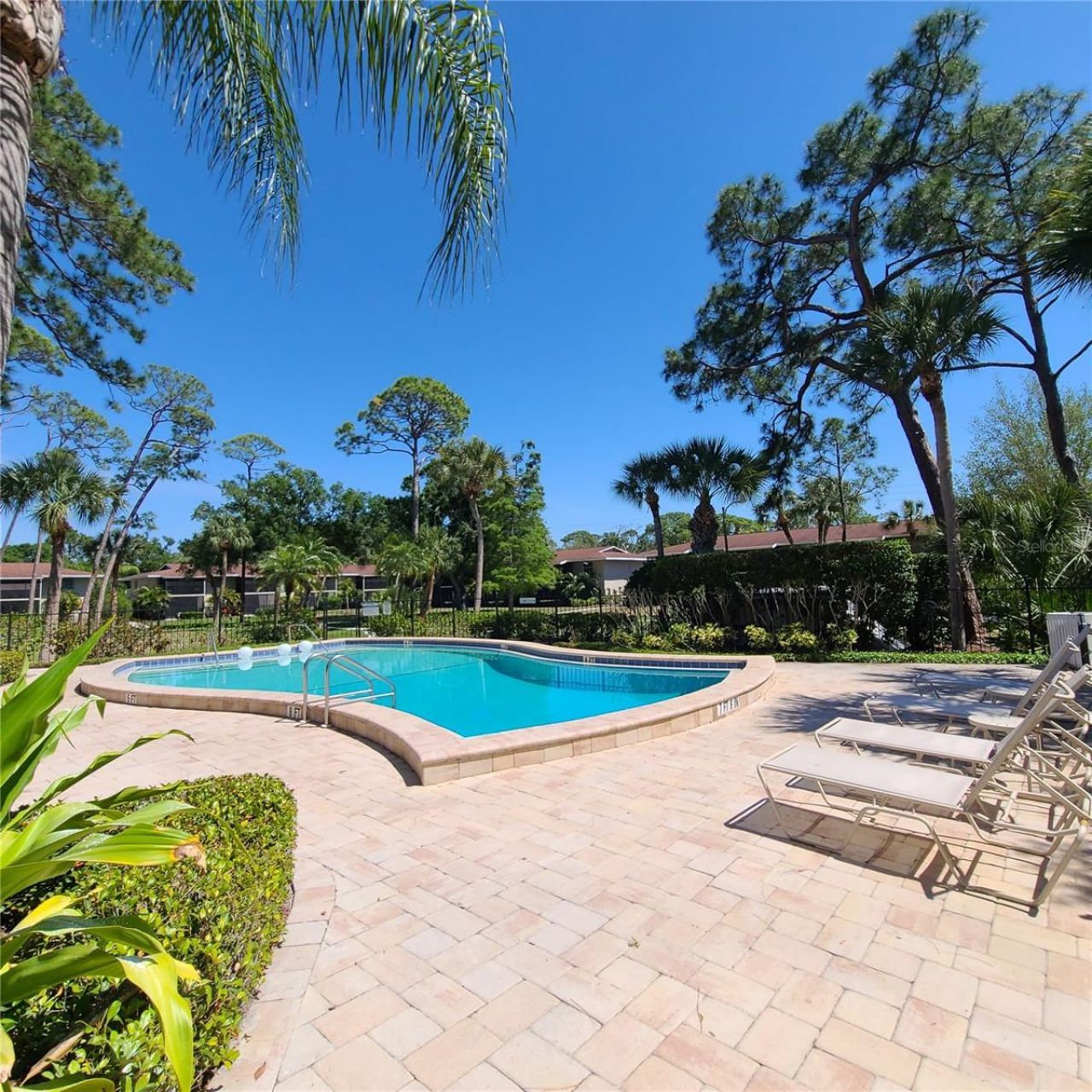 924 La Costa Circle, Unit 4, Sarasota, FL 34237 Photo