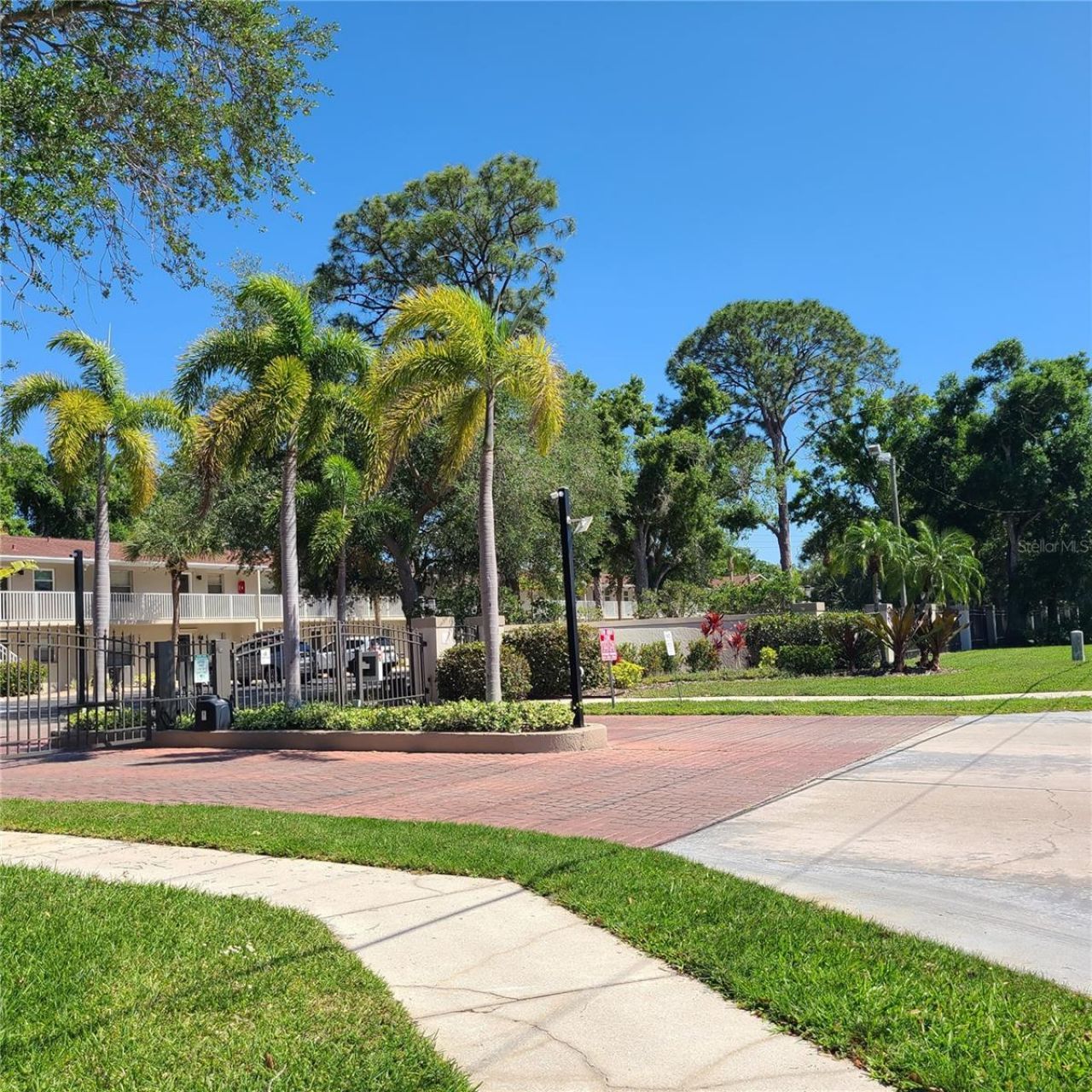 924 La Costa Circle, Unit 4, Sarasota, FL 34237 Photo