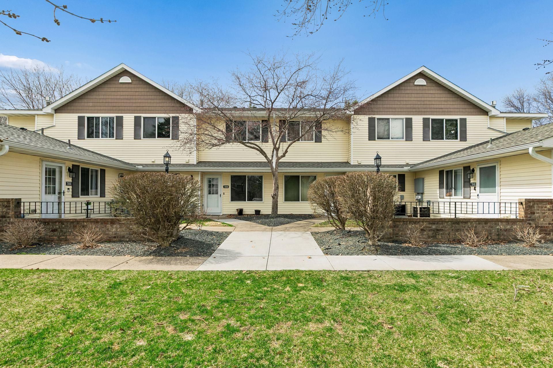 7666 13th Street N, Oakdale, MN 55128