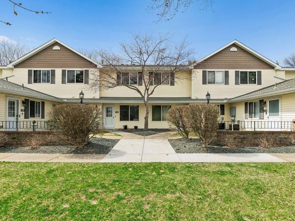 7666 13th Street N, Oakdale, MN 55128