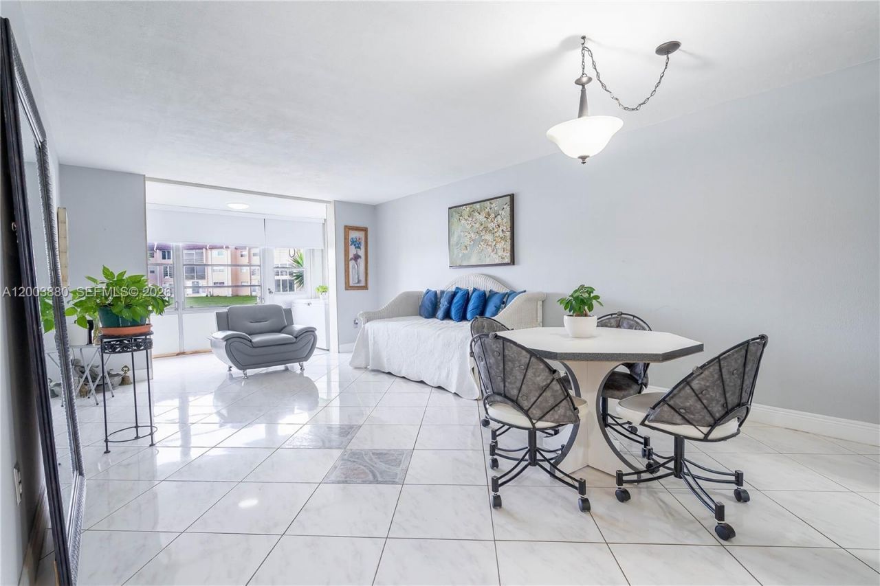 2811 N Pine Island Rd , Unit 109, Sunrise, FL 33322 Photo