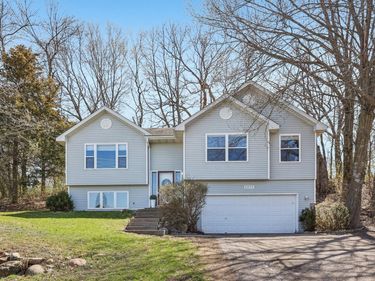 4275 Hanrehan Lake Boulevard, Savage, MN 55378