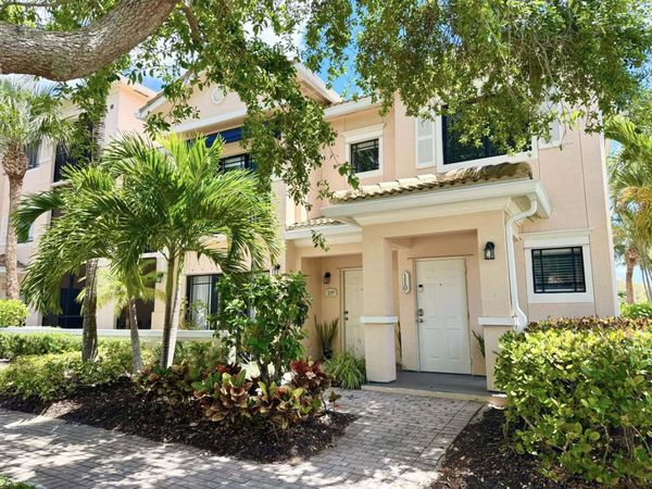 2808 Amalei Drive, Unit 110, Palm Beach Gardens, FL 33410