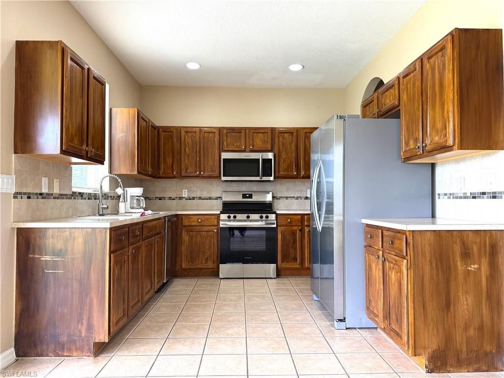 117 Shadow Lakes Dr , Lehigh Acres, FL 33974 Photo