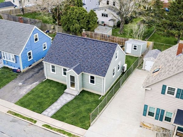 37 Vine St, New Bedford, MA 02740