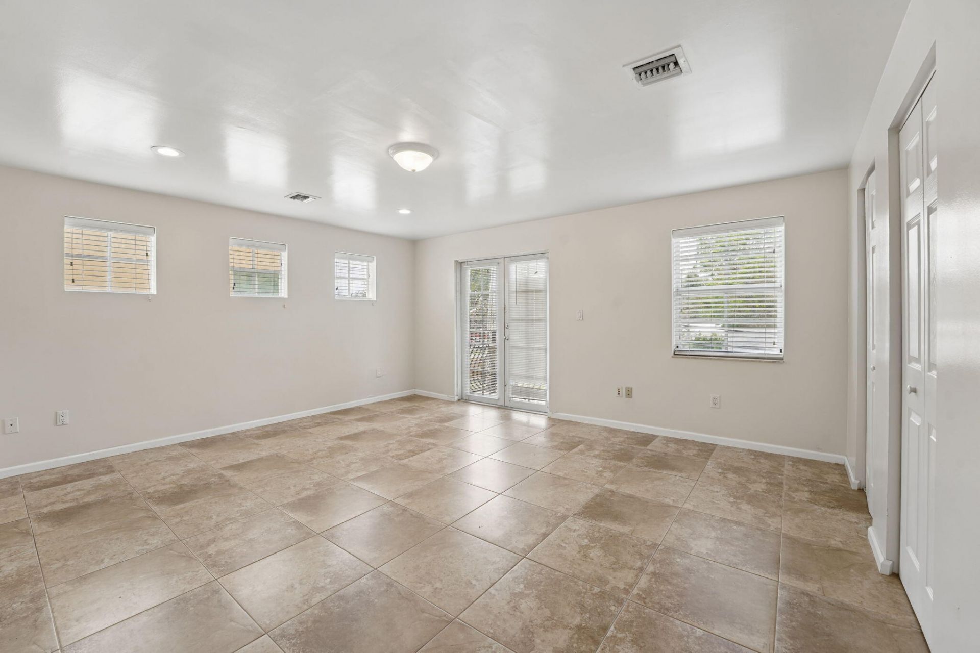 819 SW 7th Avenue, Fort Lauderdale, FL 33315 Photo