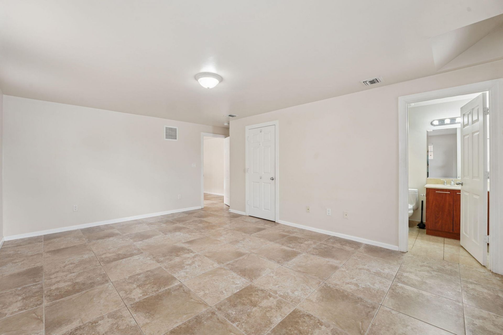 819 SW 7th Avenue, Fort Lauderdale, FL 33315 Photo