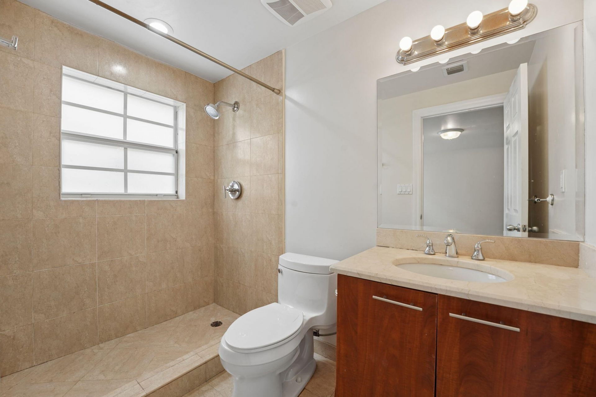 819 SW 7th Avenue, Fort Lauderdale, FL 33315 Photo
