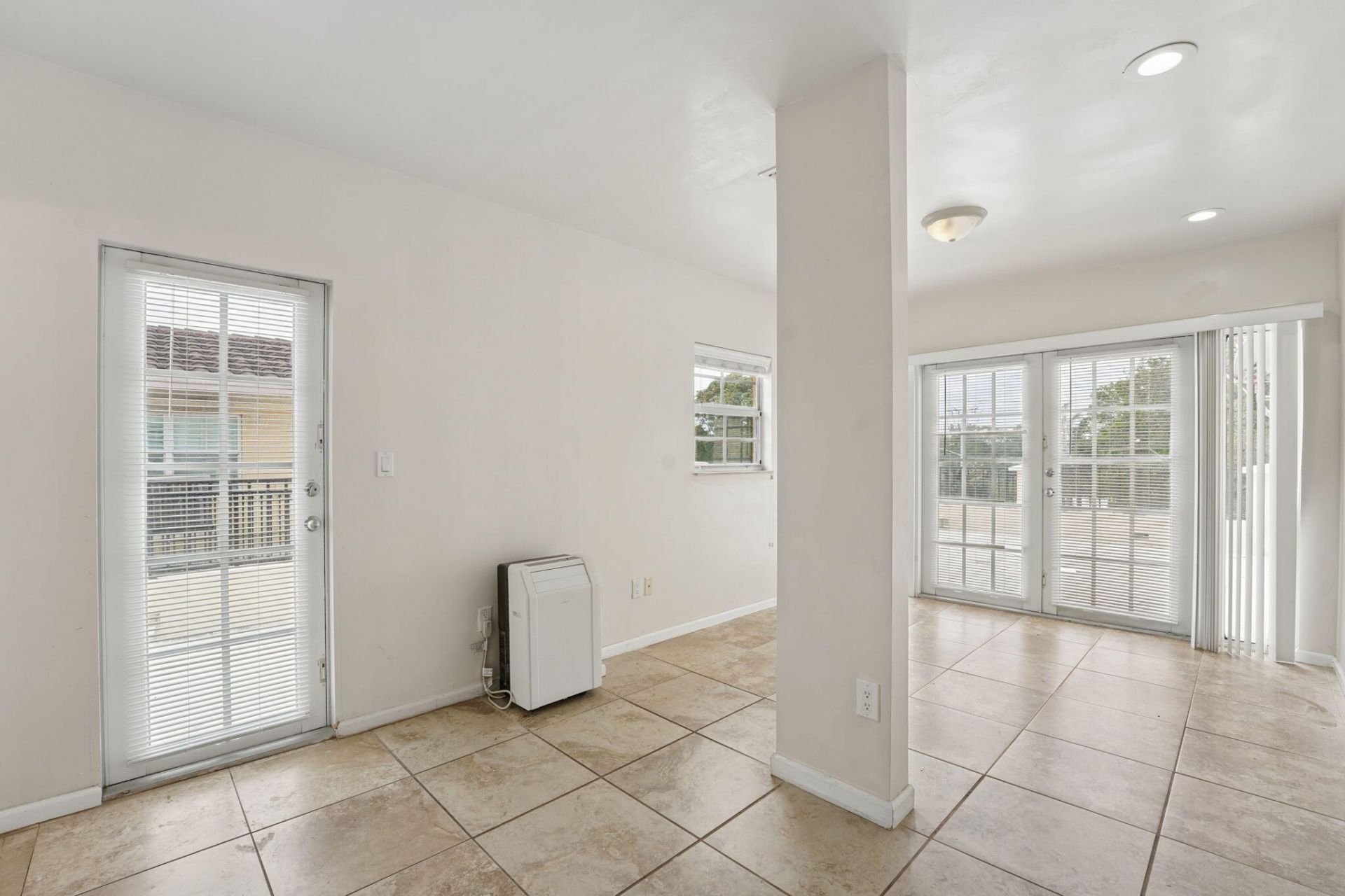 819 SW 7th Avenue, Fort Lauderdale, FL 33315 Photo