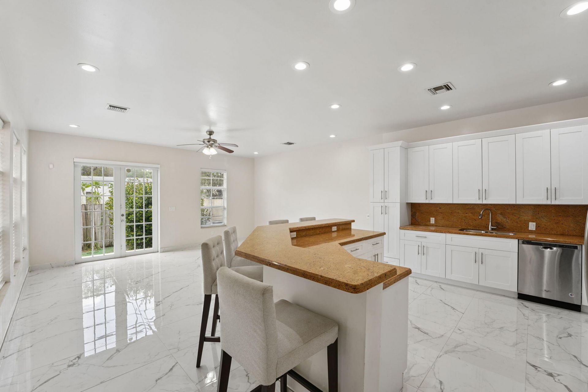 819 SW 7th Avenue, Fort Lauderdale, FL 33315 Photo