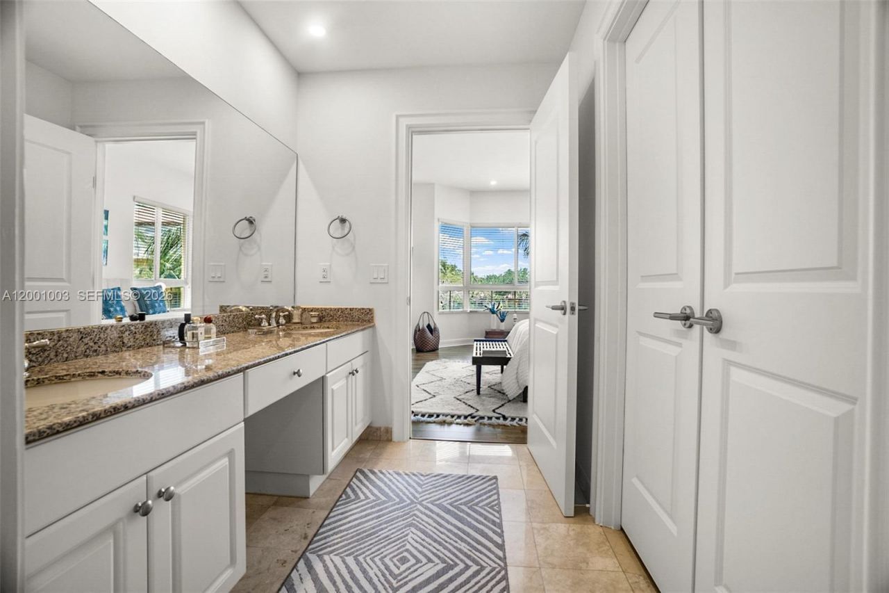 16102 Emerald Estates Dr , Unit 210, Weston, FL 33331 Photo