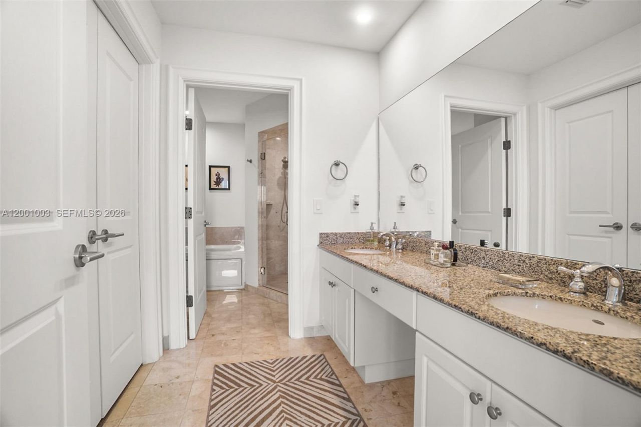 16102 Emerald Estates Dr , Unit 210, Weston, FL 33331 Photo