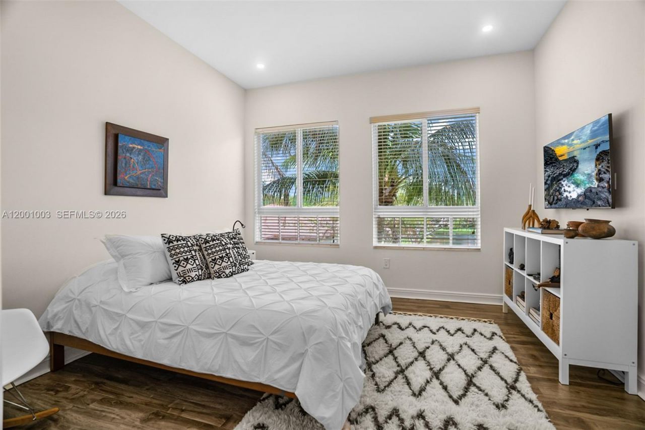 16102 Emerald Estates Dr , Unit 210, Weston, FL 33331 Photo