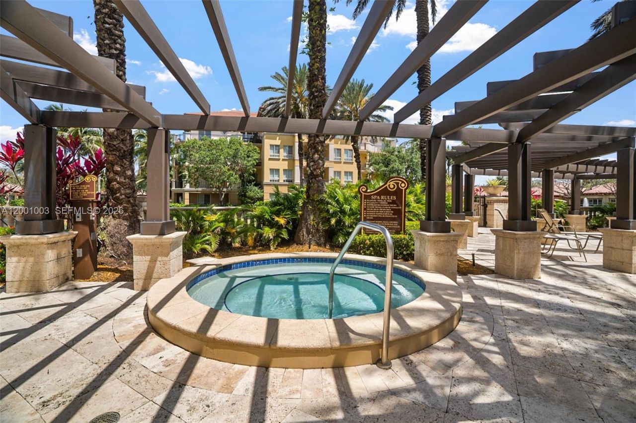 16102 Emerald Estates Dr , Unit 210, Weston, FL 33331 Photo