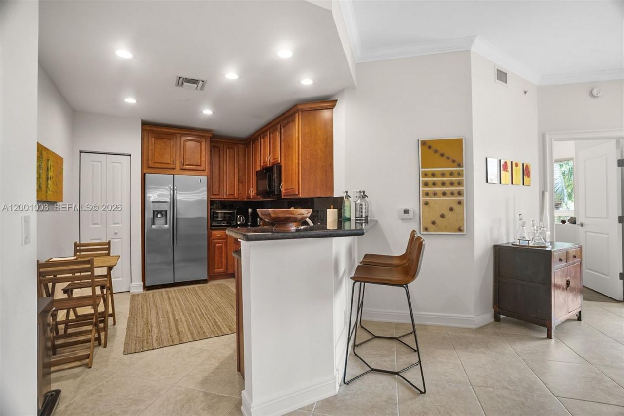 16102 Emerald Estates Dr , Unit 210, Weston, FL 33331 Photo