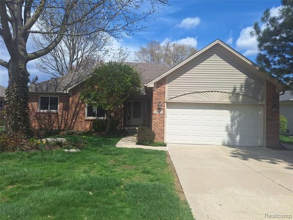 19167 Sandpiper Drive, Macomb Twp, MI 48044